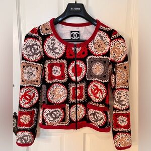 CHANEL 2009 Lagerfeld velvet patchwork print cardigan black red white. Sz 38